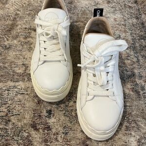 Chloe Lauren Low-Top Sneakers